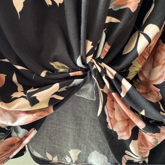 Viamor Women’s blouse - GUC - XXL - perfect for spring & summer - Picture 3 of 5